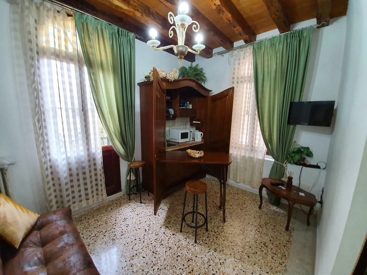Alloggi Alla Rivetta Venice 2*,  Italy